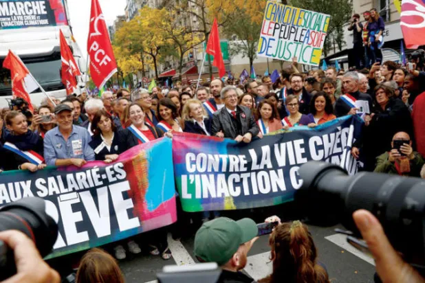 جانب من المظاهرات الشعبية والنقابية