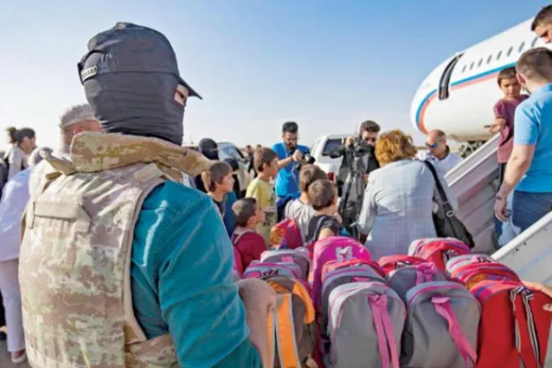 Bir Rus uçağı, el-Hol kampında yaşayan 38 DEAŞ ailesini naklediyor (AFP)