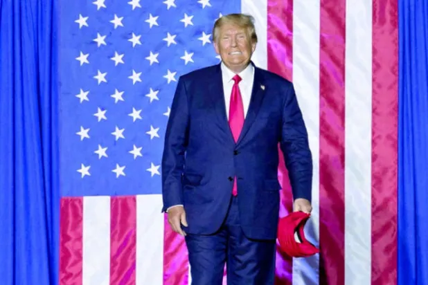 جانب من مشاركة ترمب في فعالية انتخابية بنيفادا في 8 أكتوبر (رويترز)