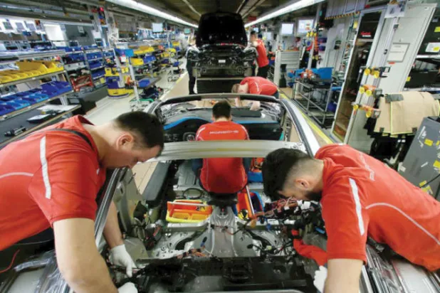 قطاع التصنيع في ألمانيا مهدد بالتوقف عن الإنتاج نتيجة أسعار الطاقة (رويترز)