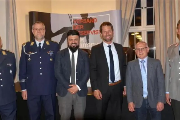 Dışişleri Bakanı Annalena Baerbock ve Adnan Tabatabai (Carpo)