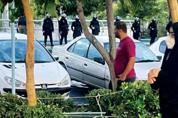 ایران کی یونیورسٹیوں میں دھمکم پیل کے ساتھ احتجاجی مظاہروں کا سلسلہ جاری ہے