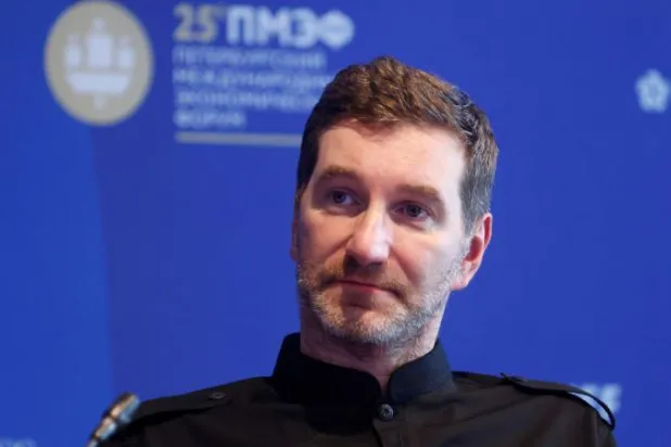 أنطون كراسوفسكي المذيع في قناة «روسيا اليوم» (رويترز)