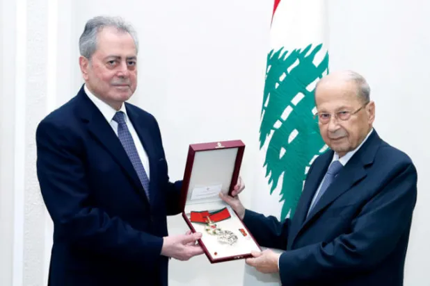 عون يقلد السفير السوري وسام الأرز الوطني بمناسبة انتهاء مهامه في لبنان (دالاتي ونهرا)