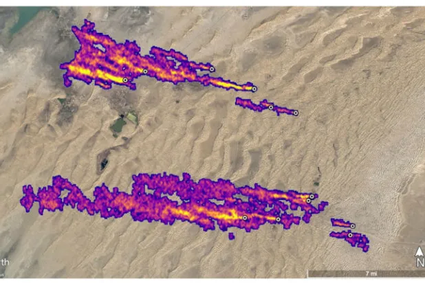 الأداة حددت اثنتي عشرة سحابة انبعاثات مصدرها منشآت للبنية التحتية النفطية والغازية في شرق مدينة هزار الساحلية (رويترز)