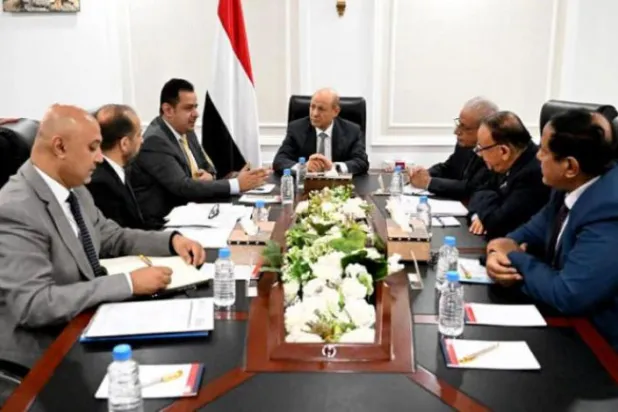 Alimi, iletişim ve ulaşım sektörünün gelişimini görüşmek üzere Aden’de bir mini hükümet toplantısı düzenledi (SABA)