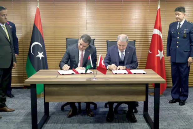 أكار والدبيبة يوقعان اتافقية التعاون في إسطنبول (وزارة الدفاع التركية)