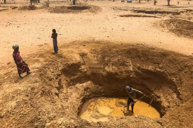 شح الموارد يهدد الأراضي الصالحة للعيش (رويترز)