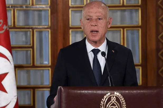 Tunus Cumhurbaşkanı Kays Said, Kartaca Sarayı’nda konuşma yaparken (AFP)