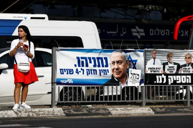 İsrail'de Netanyahu yine favori başbakan adayı ama Gantz'ın lideri olduğu Ulusal Birlik, 10'dan fazla vekil çıkarırsa tablo değişebilir (Reuters)

