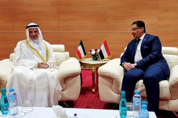 Yemen Dışişleri Bakanı Ahmed Avad bin Mübarek, Kuveytli mevkidaşı ile Cezayir'de bir araya geldi. (SABA) 