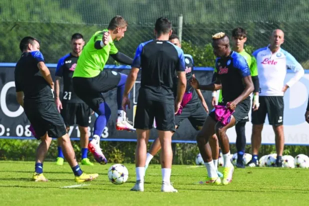 لاعبو نابولي متحمسون في التدريبات من أجل مواصلة الانتصارات (إ.ب.أ)