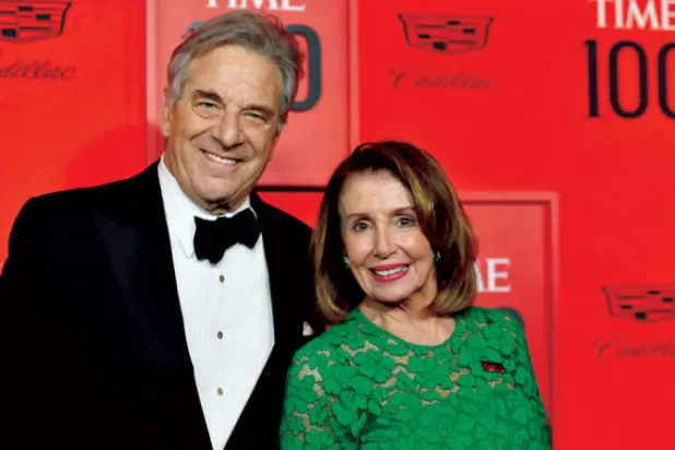 نانسي بيلوسي وزوجها بول في صورة تعود إلى 23 أبريل 2019 (أ.ف.ب)