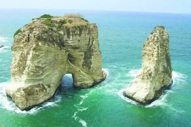 Rouche Kayası (Güvercinler Kayası) Beyrut'un en ünlü yerlerinden biri.