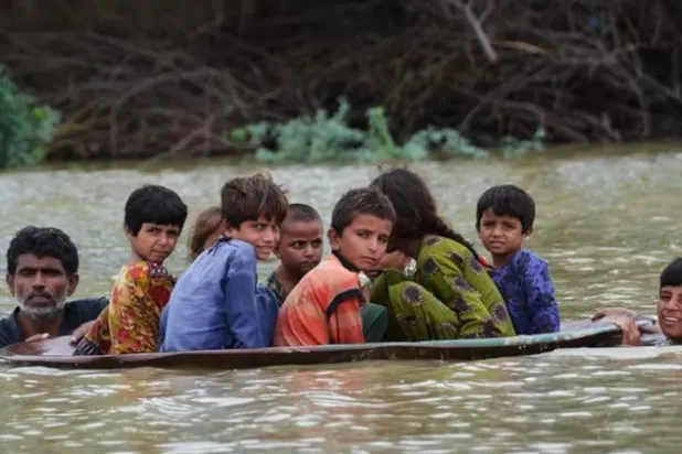 الفيضانات التي شهدتها باكستان تذكر العالم بأهمية اتخاذ مواقف إيجابية في «كوب 27» (غيتي)