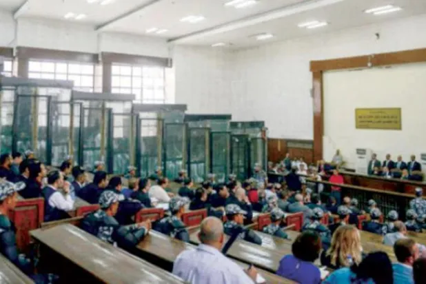 Kahire'de İhvan liderlerinin yargılanması, Temmuz 2018 (AFP)