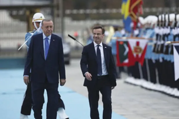 إردوغان خلال استقباله رئيس وزراء السويد بمراسم رسمية بقصر الرئاسة في أنقرة (الرئاسة التركية)