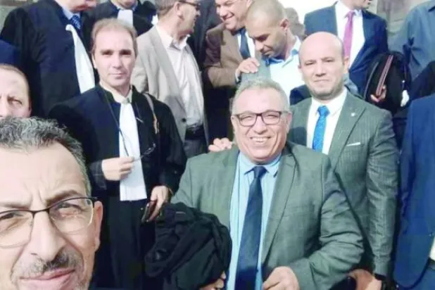 جانب من مظاهرة المحامين بسطيف أمس (من حسابات ناشطين)