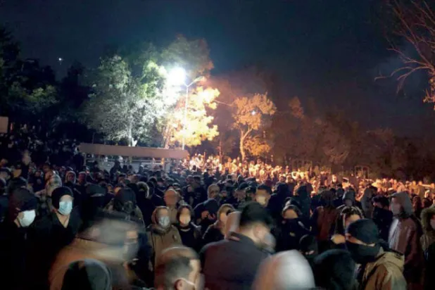 تجمعات في مهاباد فجر الخميس (تويتر)
