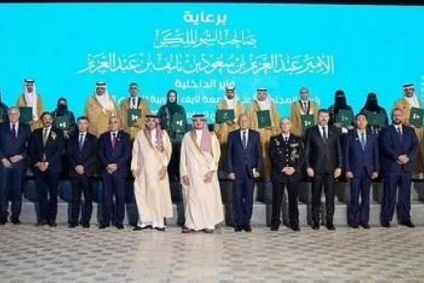 وزير الداخلية السعودي رعى الحفل السنوي لتخريج طلاب جامعة نايف العربية بحضور أمين عام جامعة الدول العربية وعدد من المسؤولين (واس)