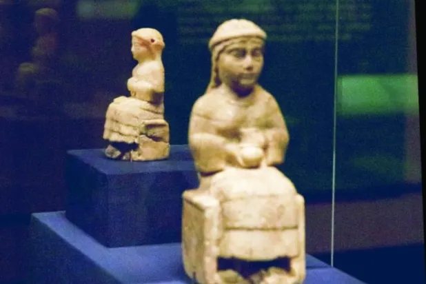 منحوتتان من بلاد ما بين النهرين من حوالي 2112 - 2004 قبل الميلاد