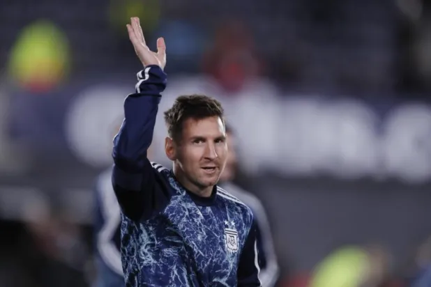 ميسي دعا مواطنيه إلى العقلانية في كأس العالم (د ب أ)