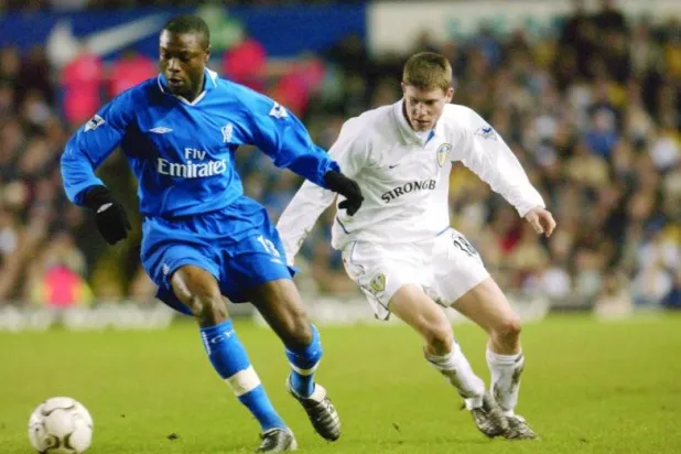 ميلنر مع ليدز في مواجهة تشيلسي عام 2002 (غيتي)