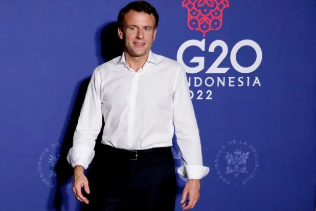 الرئيس الفرنسي إيمانويل ماكرون في بالي (أ.ف.ب)