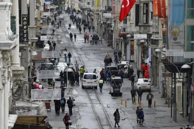 شارع الاستقلال (رويترز)