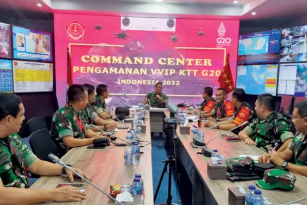 قائد القوات المسلحة الإندونيسية يترأس اجتماعا في غرفة العمليات الأمنية لقمة العشرين (الشرق الأوسط)