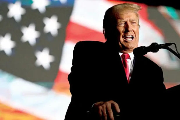 ترمب يخطب في تجمع انتخابي دعماً لمرشحين جمهوريين في السابع من نوفمبر الحالي (رويترز)