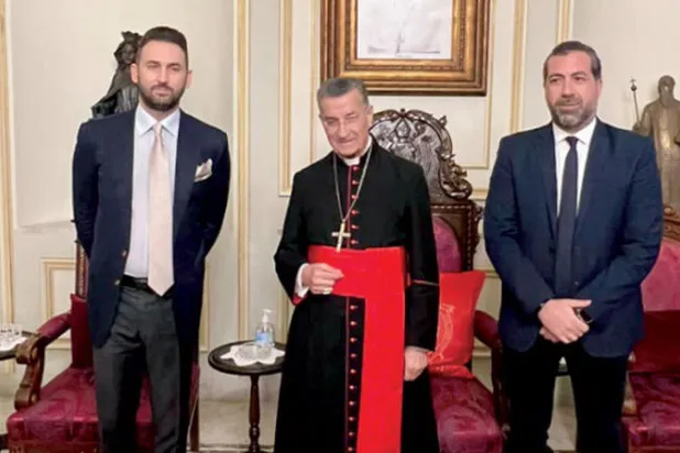 تيمور جنبلاط (يسار) لدى زيارته البطريرك بشارة الراعي أمس (الوكالة المركزية)