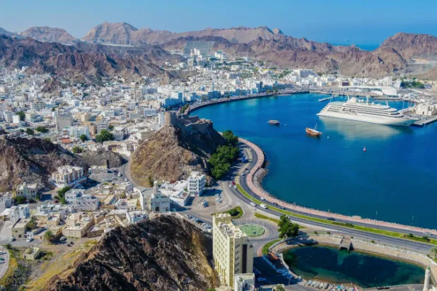 تسعى عُمان لتطوير اقتصادها ليصبح قادراً على جذب الاستثمارات وخاصة في قطاع الطاقة (الشرق الأوسط)