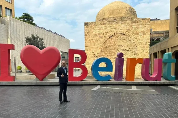 سفير اليابان في وسط بيروت (الشرق الأوسط)