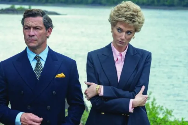 علاقة الأميرة ديانا والأمير تشارلز عرضت للشعب البريطاني عبر الصحف والتلفزيون (نتفليكس)