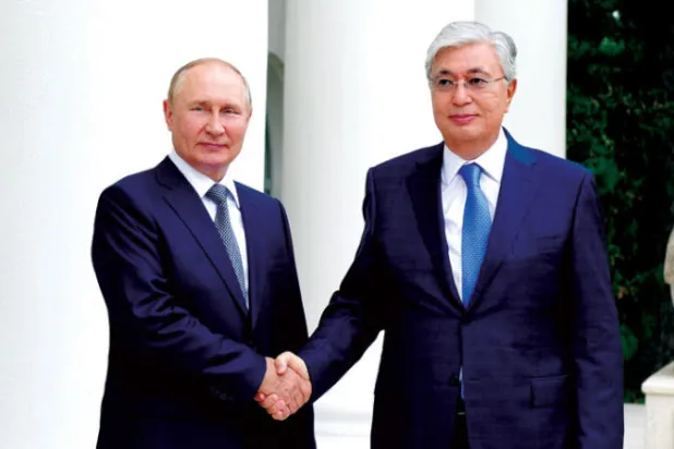 بوتين وتوكاييف خلال لقاء لهما في أغسطس (آب) الماضي (د.ب.أ)