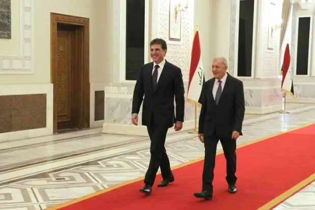 الرئيس العراقي عبد اللطيف رشيد مستقبلاً رئيس إقليم كردستان نيجيرفان بارزاني (شبكة رووداو الإعلامية)