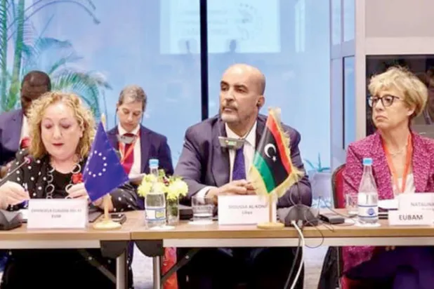 موسى الكوني خلال ترؤسه أعمال المؤتمر الإقليمي للتعاون الحدودي بين ليبيا ودول الساحل في تونس (المجلس الرئاسي)