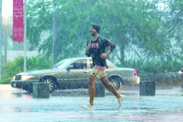 جانب من أمطار جدّة أمس الخميس (تصوير: عبد الله الفالح)