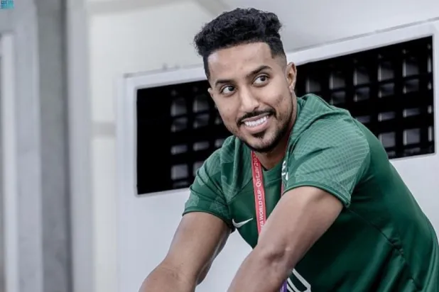 سالم الدوسري خلال تدريبات المنتخب الصباحية (واس)