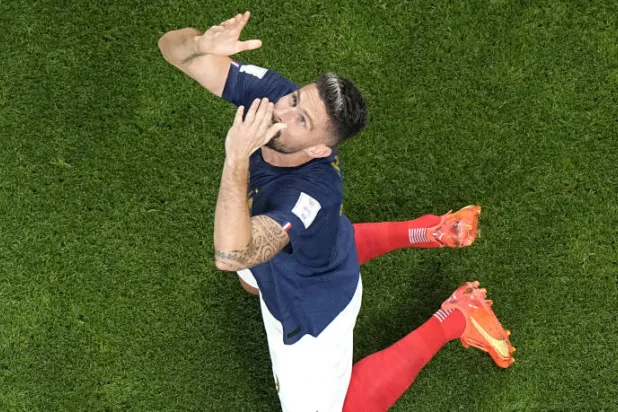 جيرو يتبقى له هدف وحيد ليعتلي لائحة أفضل هدافي فرنسا (إ.ب)