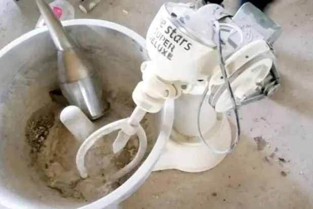 Süveyde’deki Rical el-Kerame Hareketi tarafından yayınlanan, rejim yanlısı gruplardan birinin Süveyda’deki uyuşturucu üretim merkezini gösteren bir fotoğraf