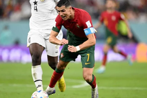 رونالدو كان ذكيا بتحقيقه ضربة جزاء للبرتغال على حساب غانا (أ.ف.ب)
