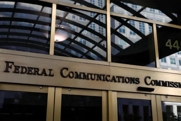 مقر هيئة الاتصالات الفيدرالية الأميركية (رويترز)