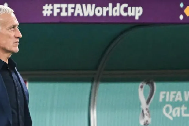 ديشان خلال مباراة الدنمارك أمس (أ.ف.ب)