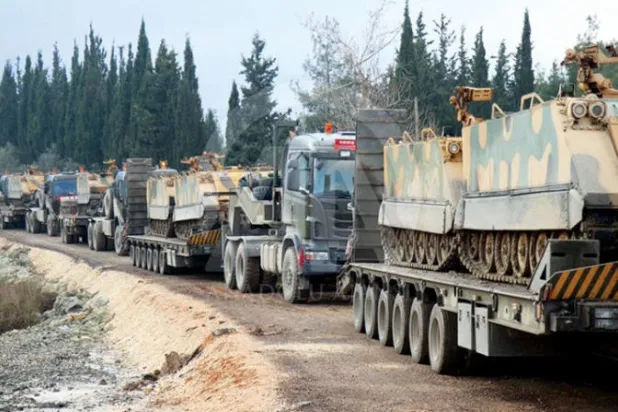 تعزيزات عسكرية تركية متجهة إلى الحدود مع سوريا نشرتها وكالة الأناضول امس