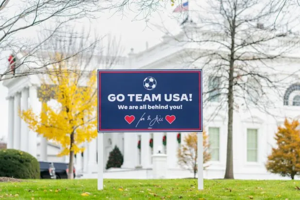 «هيّا... المنتخب الأميركي، نحن إلى جانبك» (تويتر)