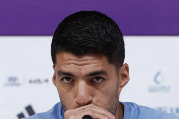 سواريز رفض فكرة الاعتذار موضحاً أن الأمر لا يستحق ذلك (رويترز)