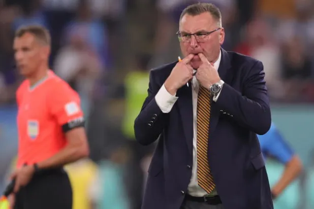 ميخنيفيتش كان متوتراً طوال المباراة بسبب حسابات التأهل (أ.ب.إ)