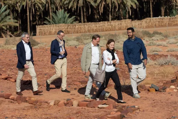 نجحت أعمال التنقيب عن الآثار في اكتشاف قطع أثرية مهمة بمحافظة العُلا (الشرق الأوسط)